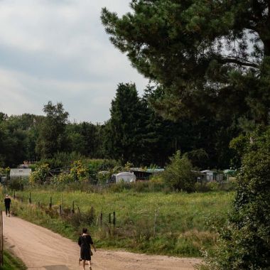 moestuinen tussen de Olympiadelaan, de spoorweg en het station van Herentals