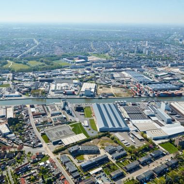 Luchtfoto bedrijventerrein Kanaalkant (langs Albertkanaal)