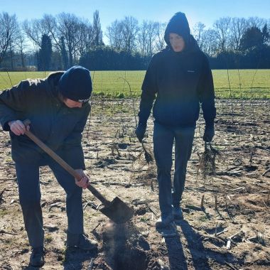 Aanplant bomen door leerlingen PTS Mechelen