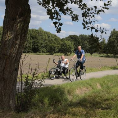 fietsersopfietspadtussendebossen